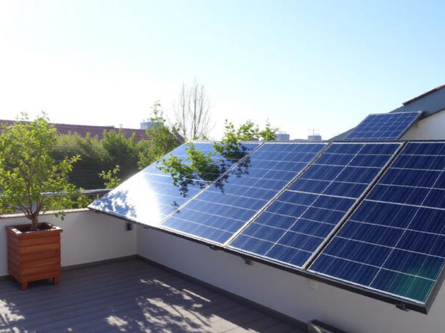Balcony Solar in the UK: A New Dawn for Urban Renewable Power